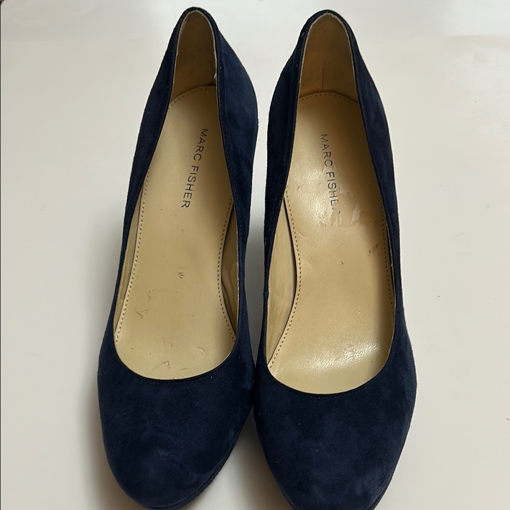 Marc Fisher Women's Navy Pumps Size 9
